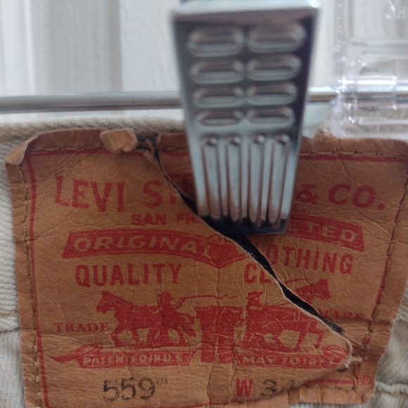 Mens Levi's shorts - Picture 7 of 7